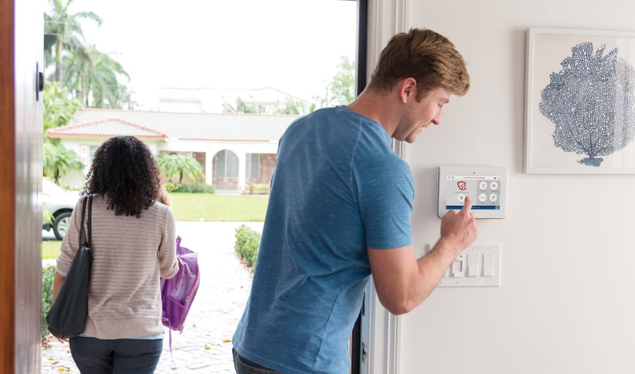 Reasons to get a monitored alarm system in Fort Lauderdale